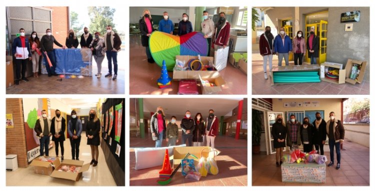 El Ayuntamiento reparte material deportivo entre los centros educativos públicos de Alhama