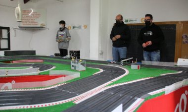 El Club de Slot de Alhama invita a sus nuevas instalaciones a los amantes del modelismo