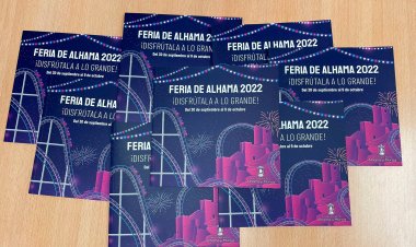 Todas aquellas personas que no hayan recibido en su domicilio el libro de la #FeriaAlhama2022 ni el papel, pueden pasar por la concejalía de Festejos (Casa de la Cultura), la oficina de Turismo o por el edificio del Ayuntamiento a llevarse un ejemplar.