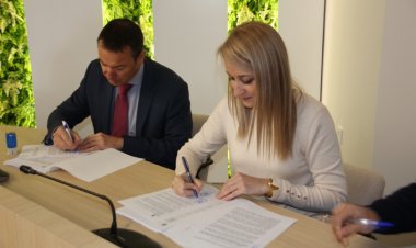 El Ayuntamiento formaliza el nuevo servicio de limpieza de edificios e instalaciones municipales