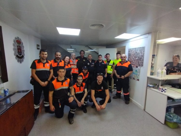 Voluntarios de Protección Civil de Alhama de Murcia reciben un reconocimiento por su colaboración en Blanca
