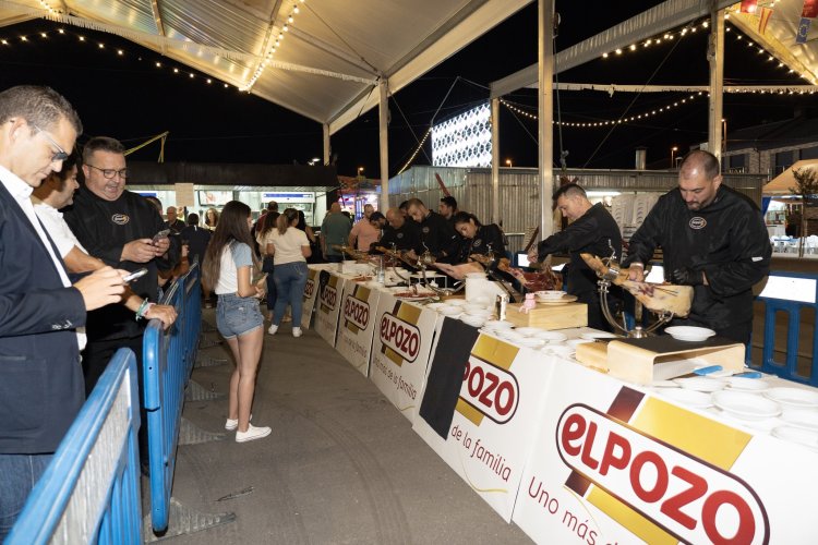 El V Corte Solidario de Jamón fue todo un éxito, y lo mejor de todo es que fue en beneficio de la Fundación Never Surrender, que lucha contra el cáncer a través del deporte