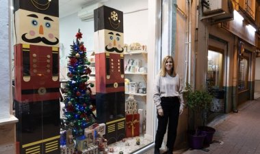 La habitación de Julieta gana el XXVIII Concurso de Escaparatismo decoración navideña 2023