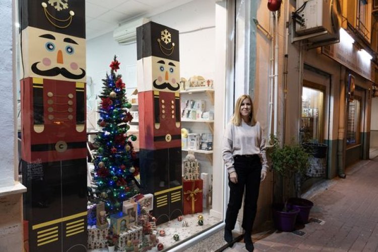 La habitación de Julieta gana el XXVIII Concurso de Escaparatismo decoración navideña 2023