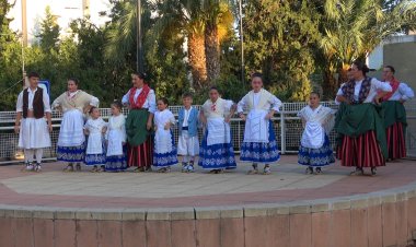 Encuentro Infantil de Folklore en la Plaza de la Constitución