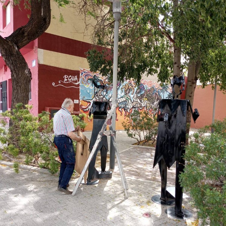 Restauración de las esculturas de los mayos en el Jardín de Los Mayos