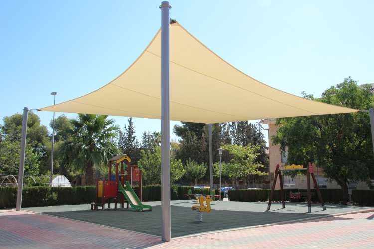 Alhama de Murcia mejora sus parques y jardines con nuevas infraestructuras y sombraje