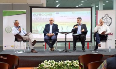 El concejal, Francisco Alcaraz, destaca el papel de las Comunidades Energéticas en la sostenibilidad durante la Feria de la Construcción de IFEPA