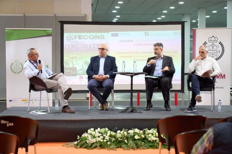 El concejal, Francisco Alcaraz, destaca el papel de las Comunidades Energéticas en la sostenibilidad durante la Feria de la Construcción de IFEPA