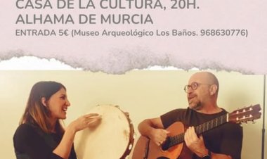 ALHAMA: El dúo formado por Carolina Palencia (Toledo) y Juan José Robles (Murcia) ofrece un cuidado repertorio de temas, en esta nueva andadura musical alrededor de la música popular y tradicional ibérica.