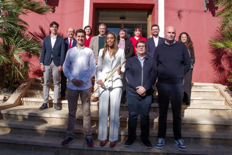 Rosa Sánchez Bishop toma posesión como nueva alcaldesa de Alhama de Murcia