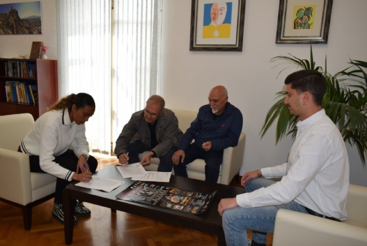 El Consistorio renueva su convenio de colaboración para la XXXIII Concentración de Motos