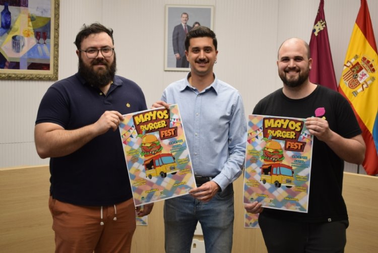 Hamburguesas, conciertos y hotdogs a lo loco: así será el Mayos Burger Fest 2025