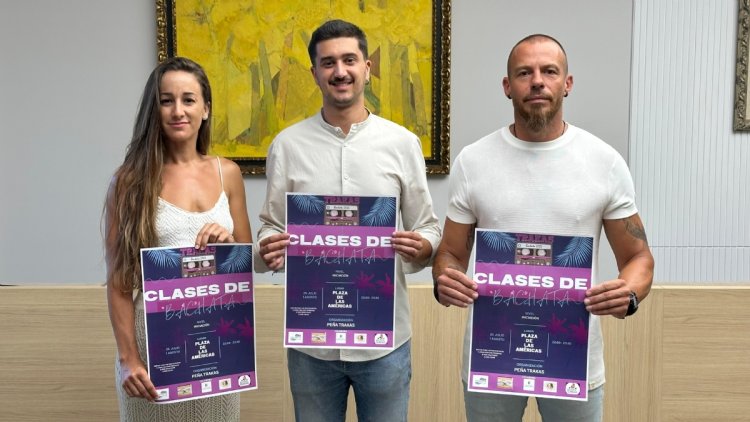 La Plaza de las Américas se llena de ritmo con las clases de bachata organizadas por la Peña Trakas