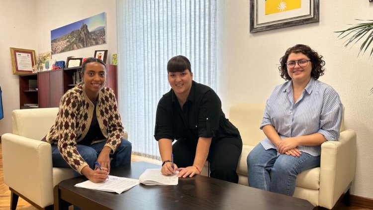 Firma de convenio entre el Consistorio y el Ateneo Músico-Cultural “Maestro José Antonio Ayala"