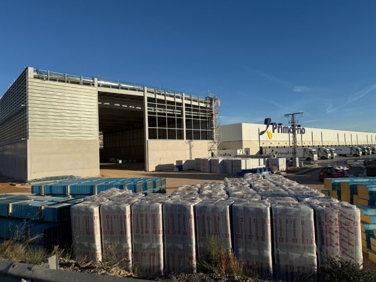 Tres empresas amplían su actividad en Alhama con nuevas inversiones industriales