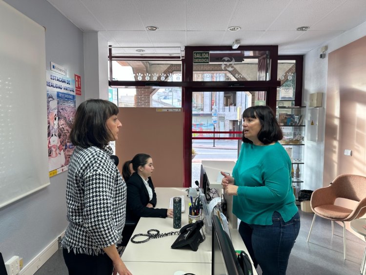 La Oficina de Turismo de Alhama de Murcia se moderniza para una mejor atención al visitante