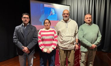 Charla sobre bienestar emocional en la infancia y adolescencia en la Casa de la Cultura