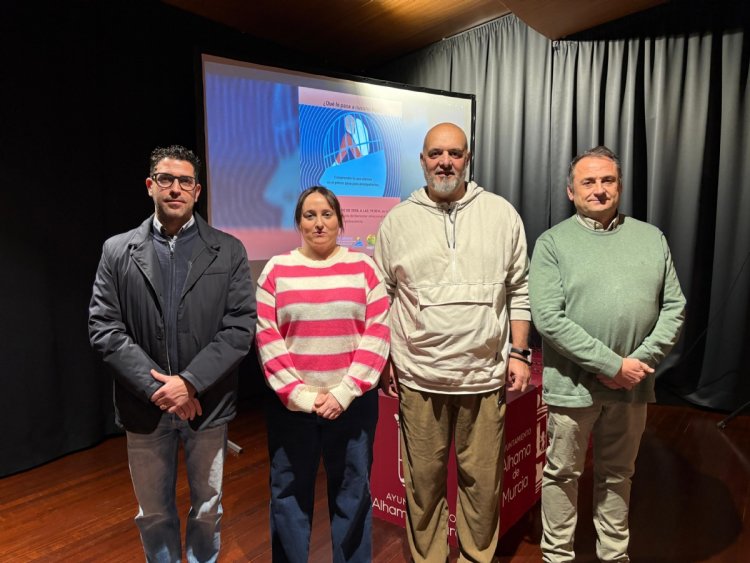 Charla sobre bienestar emocional en la infancia y adolescencia en la Casa de la Cultura