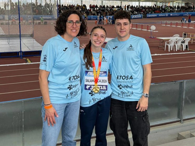 La atleta del Club Atletismo Alhama, Daniela Sánchez Hernández, se ha proclamado campeona de España de 300ml. en el 'Campeonato de España Sub16 Short Track', que se celebra este fin de semana en Salamanc